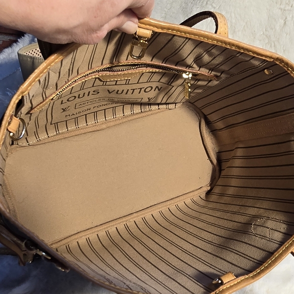 Louis Vuitton Brown Monogram Shoulder Bag - Picture 4 of 14